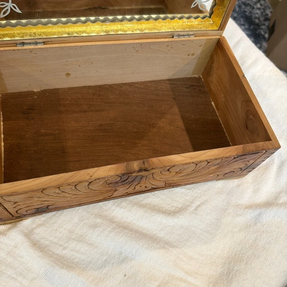 Vtg Carved Decoupage Horse Pic Cedar Dove Tailed Mirrored‎ Keepsake Jewelry Box